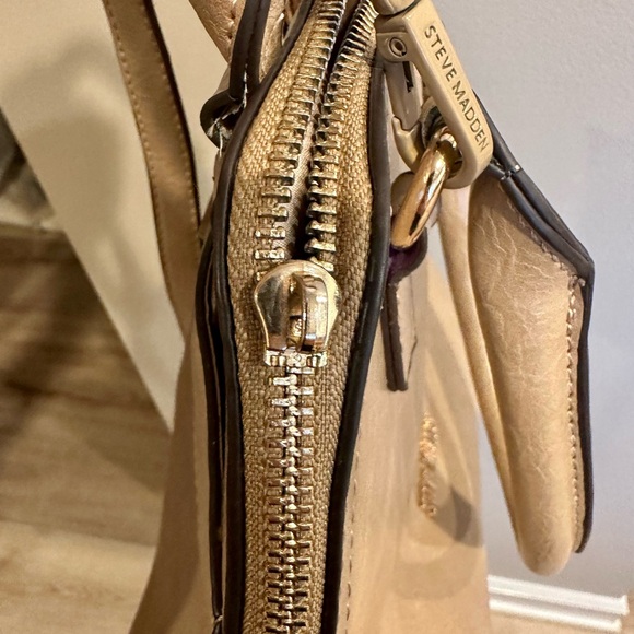 Steve Madden Crossbody - Picture 3 of 6